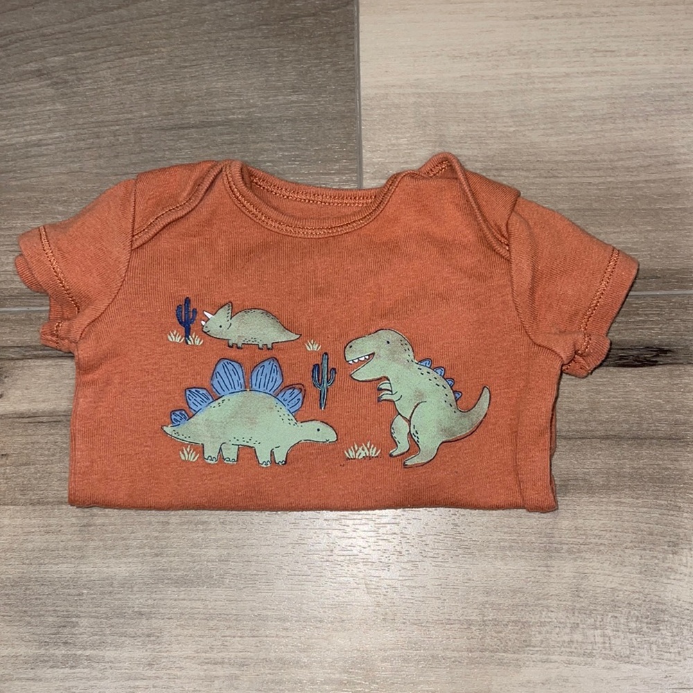 Baby onesie size 6m